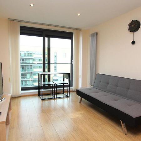 Lovely 2 Bedroom Apartment With Amazing Views In E14 ลอนดอน ภายนอก รูปภาพ